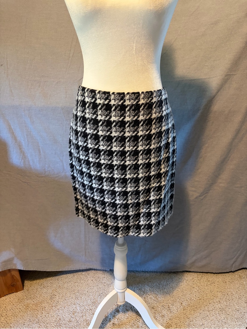 White House Black Market Black & White Houndstooth Mini Skirt